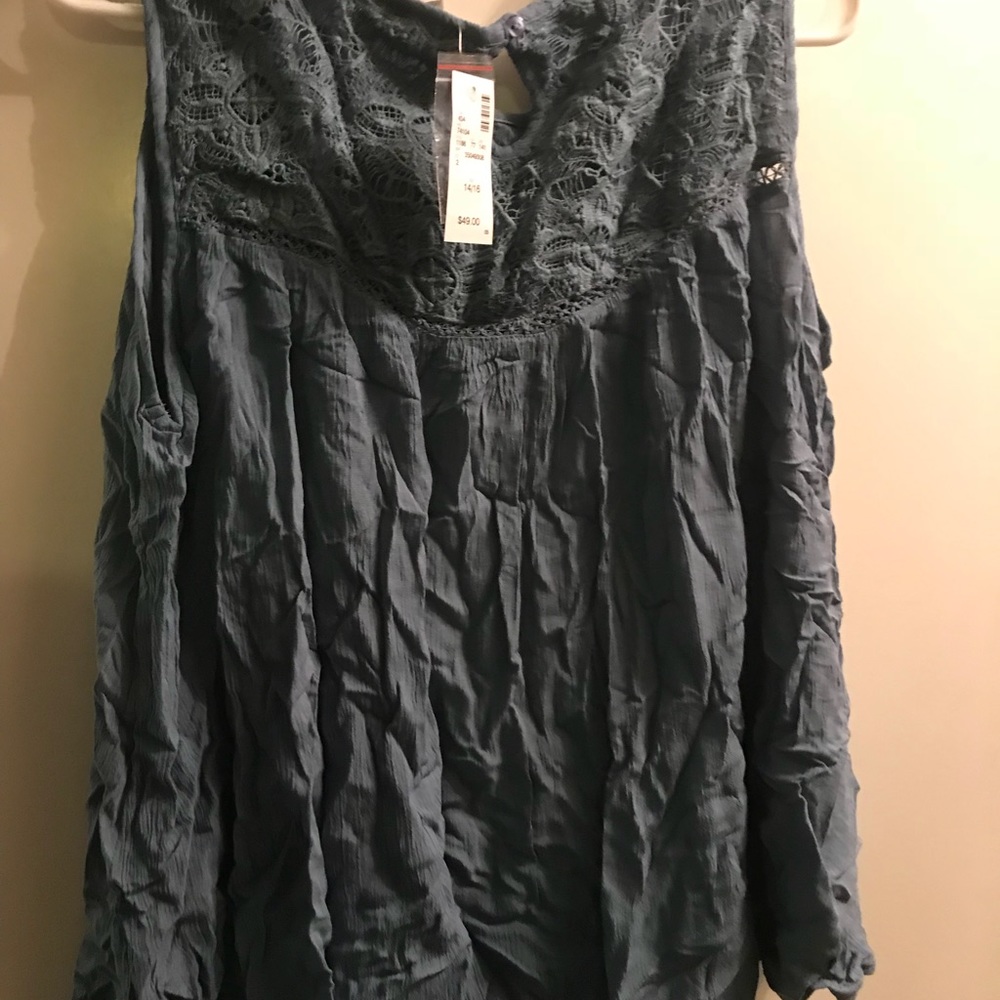 Avenue Summer Top - NWT